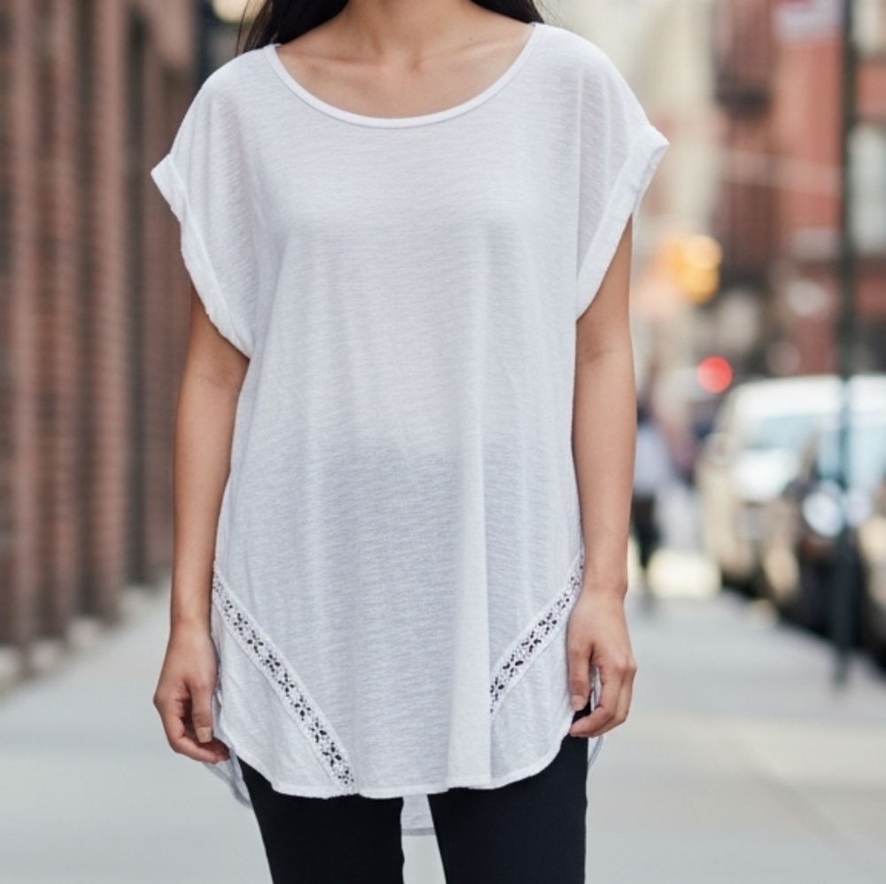 Bellambia  White Lace Trim Short Sleeve Top 6614